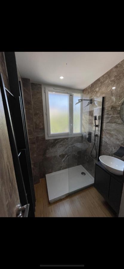 Climatise Avec Balcon Apartment *